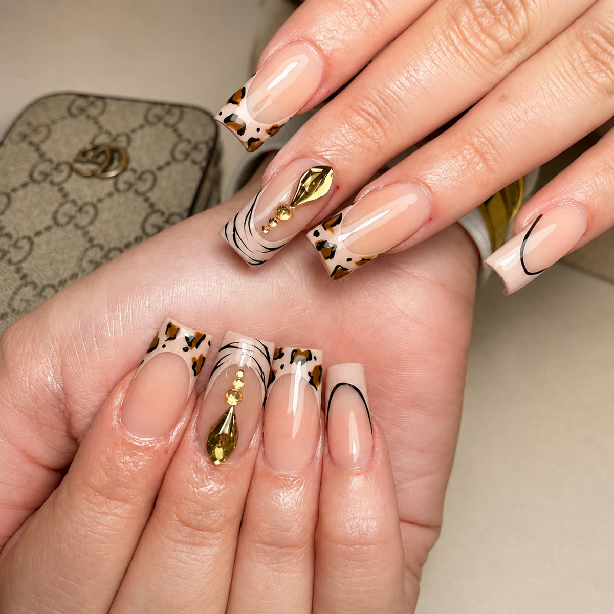Leo & Gold Nail-Art 14